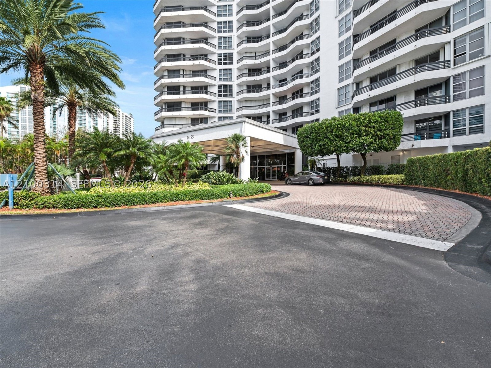 19195 NE 36 CT Mystic Pointe Dr #1704, Aventura FL 33180