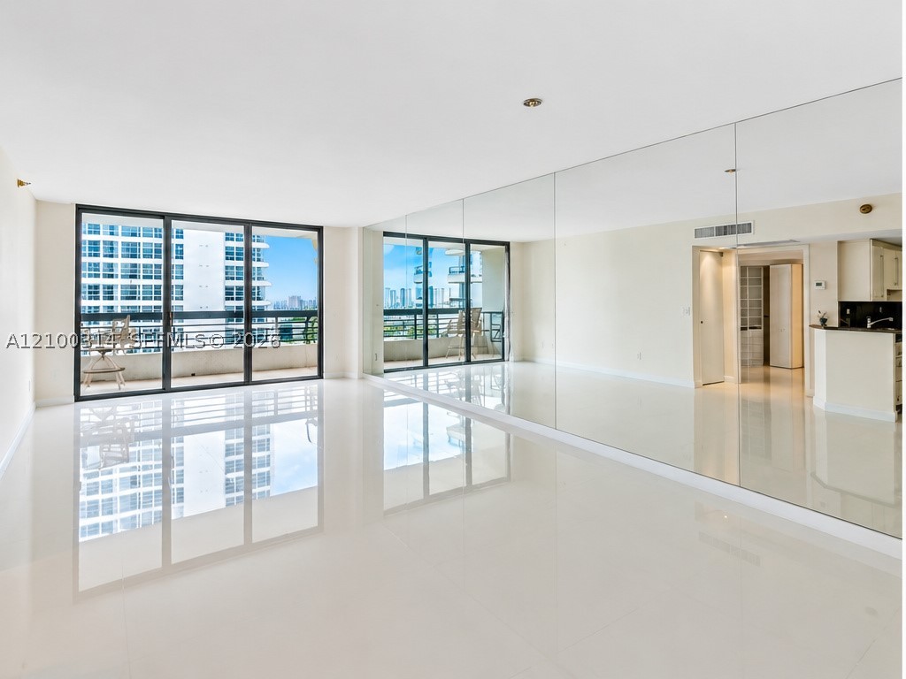 19195 NE 36 CT Mystic Pointe Dr #1704, Aventura FL 33180