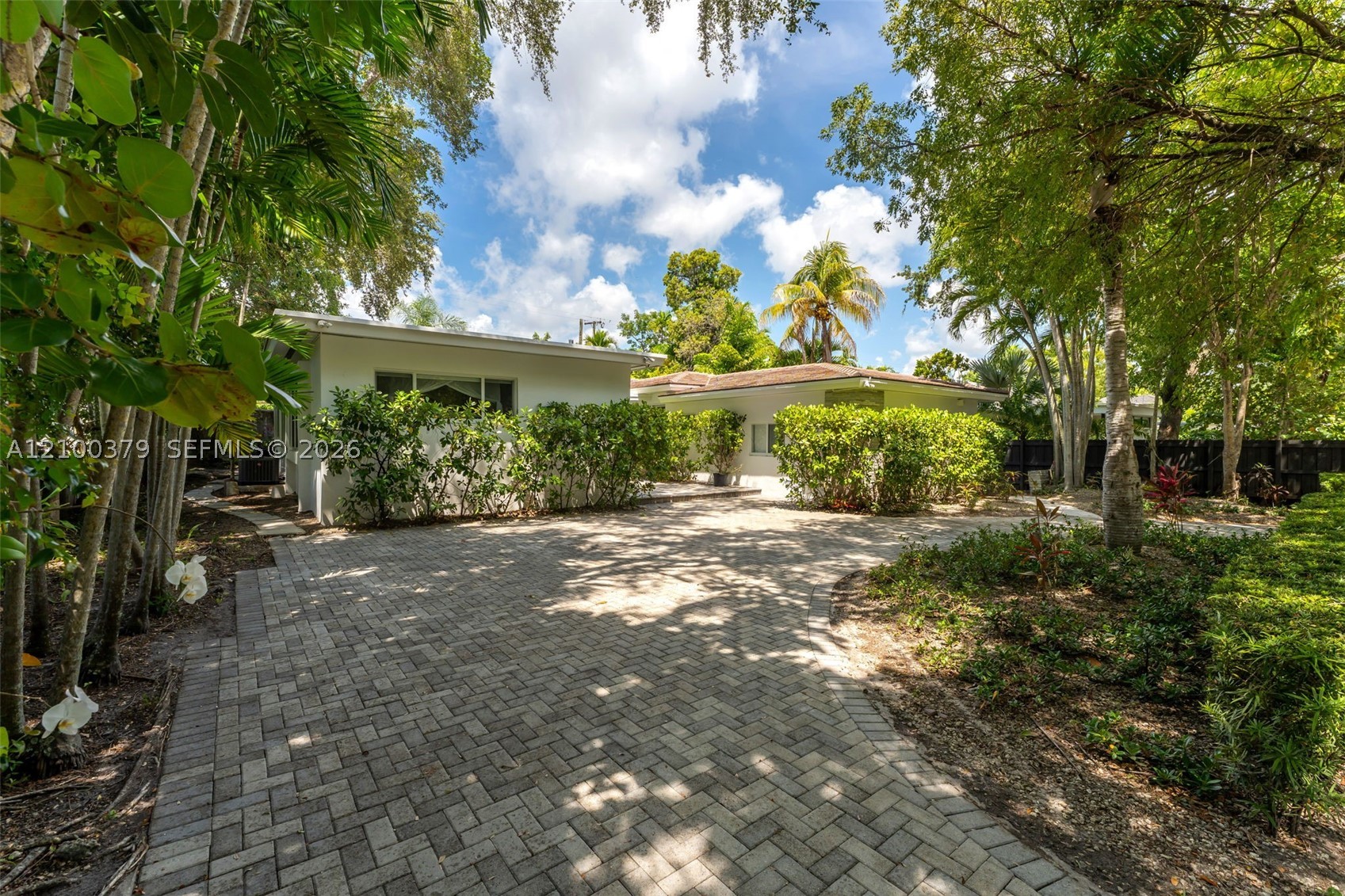 8 Pinta Rd, Miami FL 33133