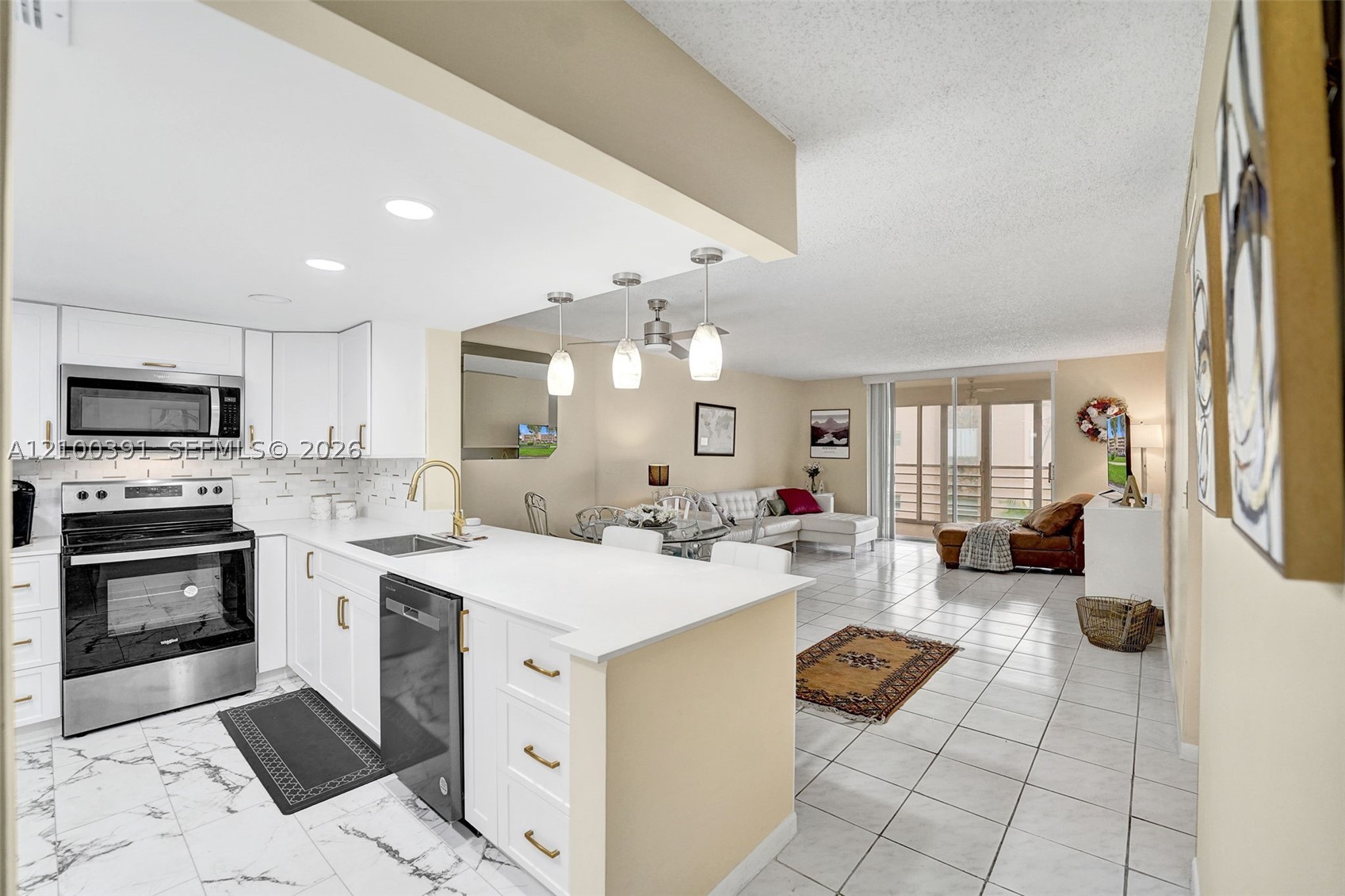 424 SE 10th St #204, Dania Beach FL 33004