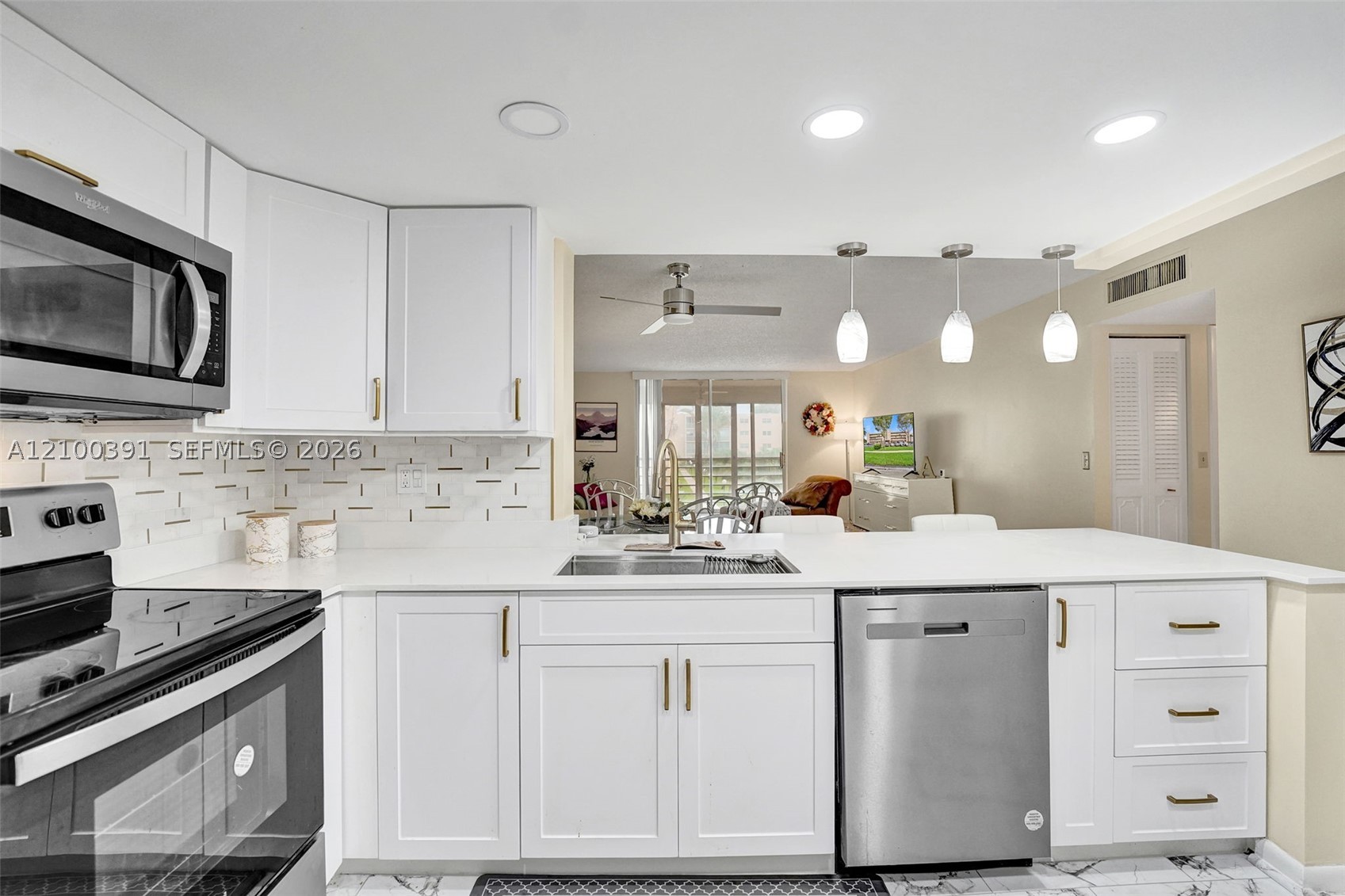 424 SE 10th St #204, Dania Beach FL 33004