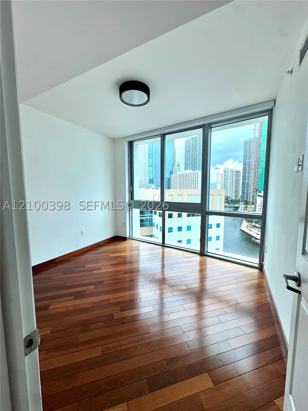 350 S Miami Ave #1502, Miami FL 33130