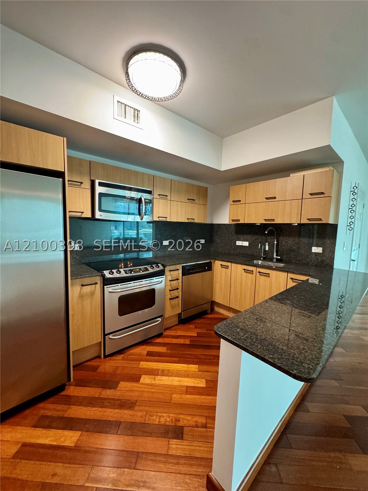 350 S Miami Ave #1502, Miami FL 33130