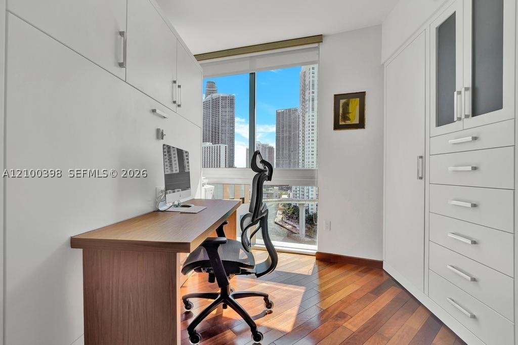350 S Miami Ave #1502, Miami FL 33130