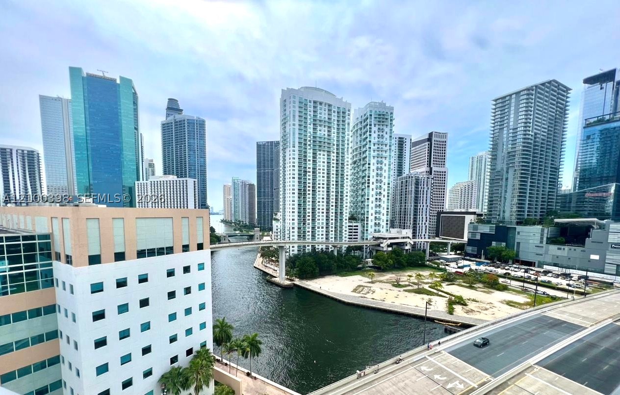 350 S Miami Ave #1502, Miami FL 33130
