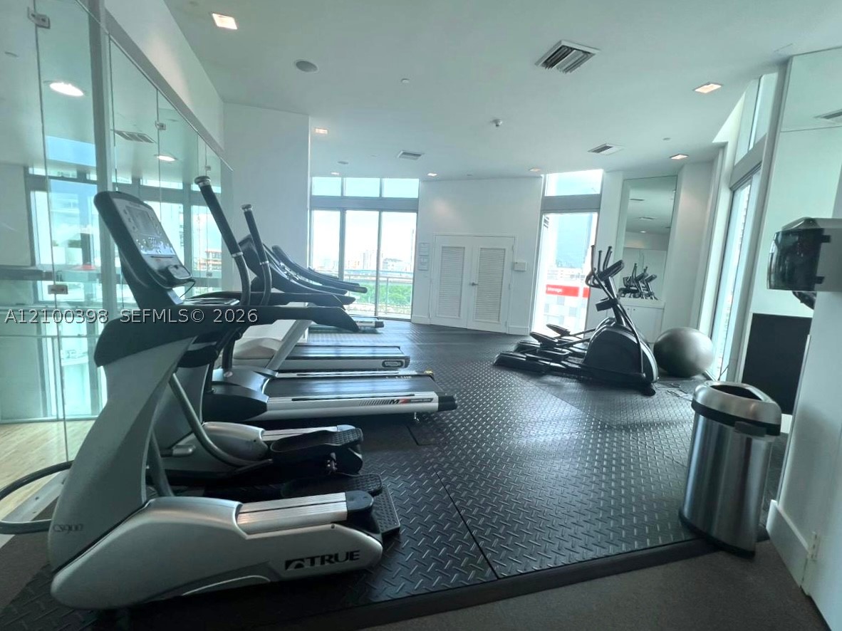 350 S Miami Ave #1502, Miami FL 33130