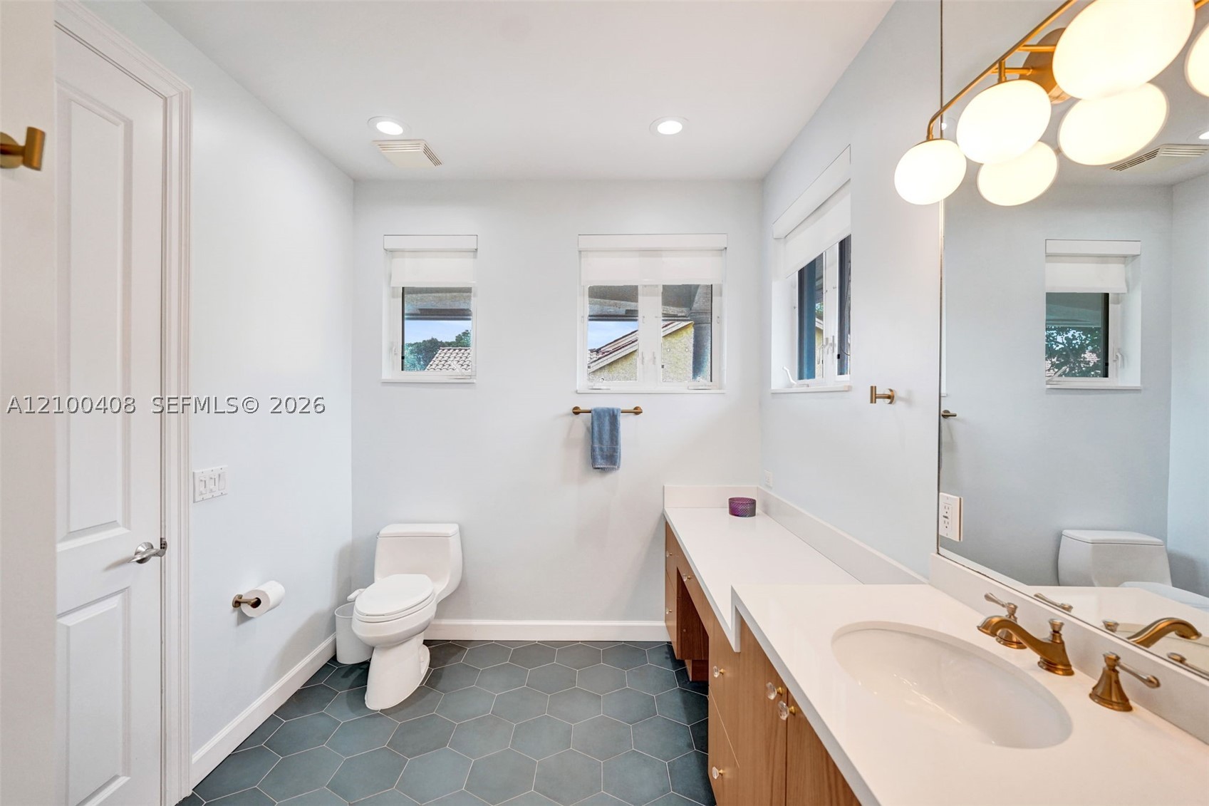 1950 Blue Water Terrace S, Lauderdale By The Sea FL 33308
