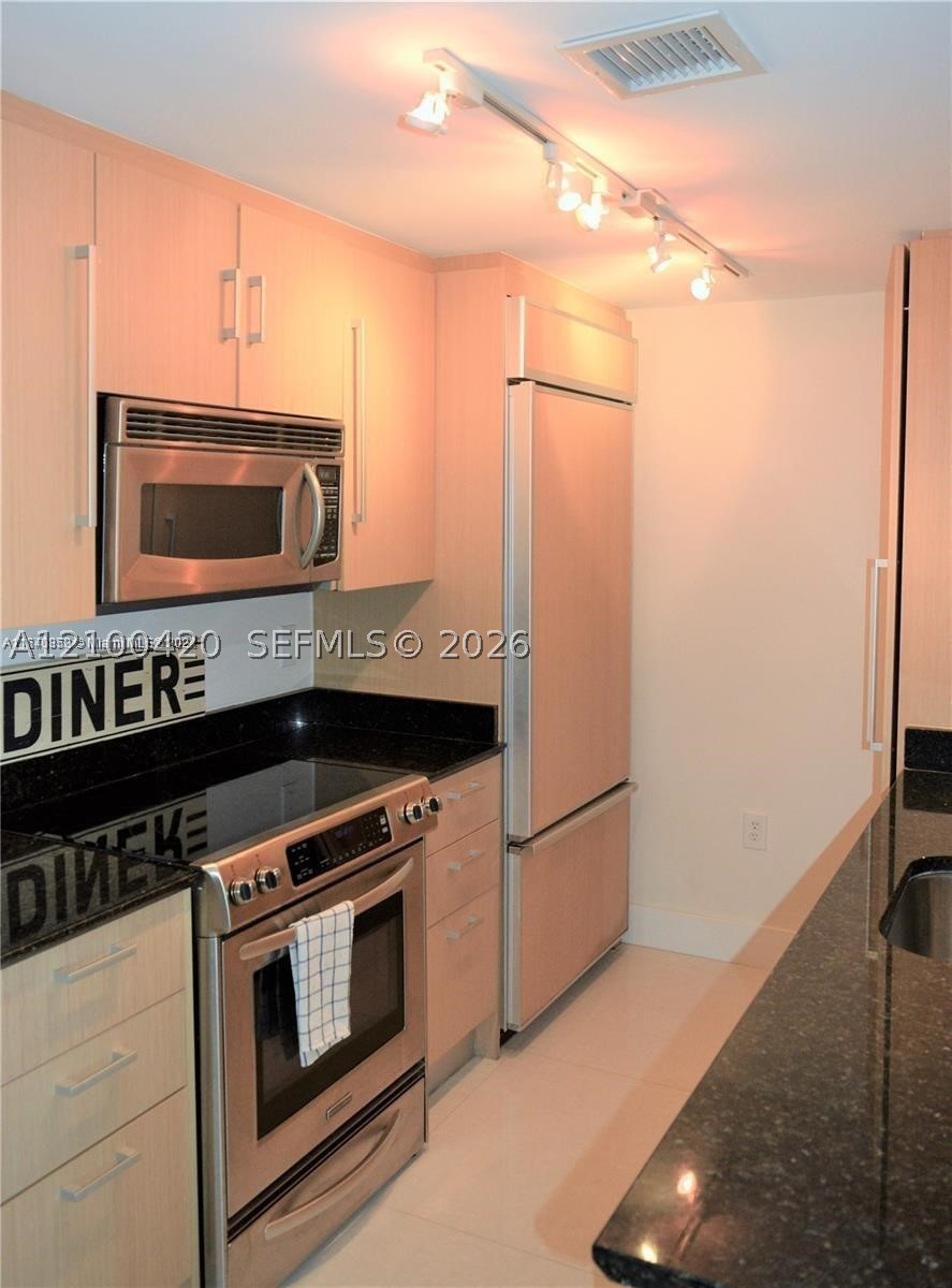 10275 Collins Ave #1420, Bal Harbour FL 33154