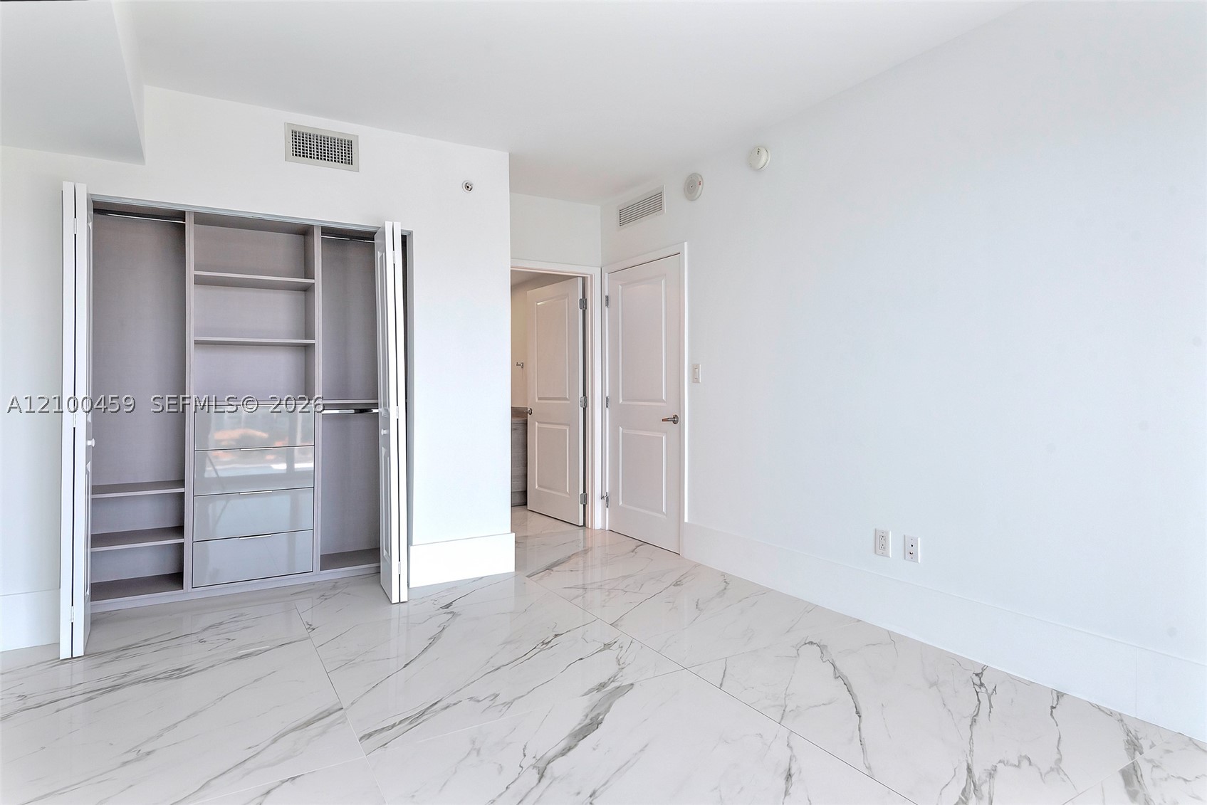 400 Sunny Isles Blvd #917, Sunny Isles Beach FL 33160