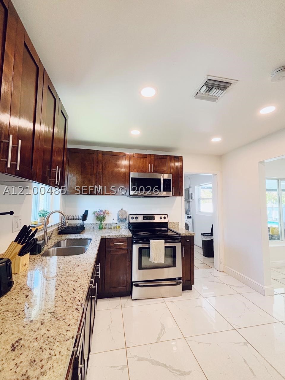 75 NW 206th Ter, Miami Gardens FL 33169