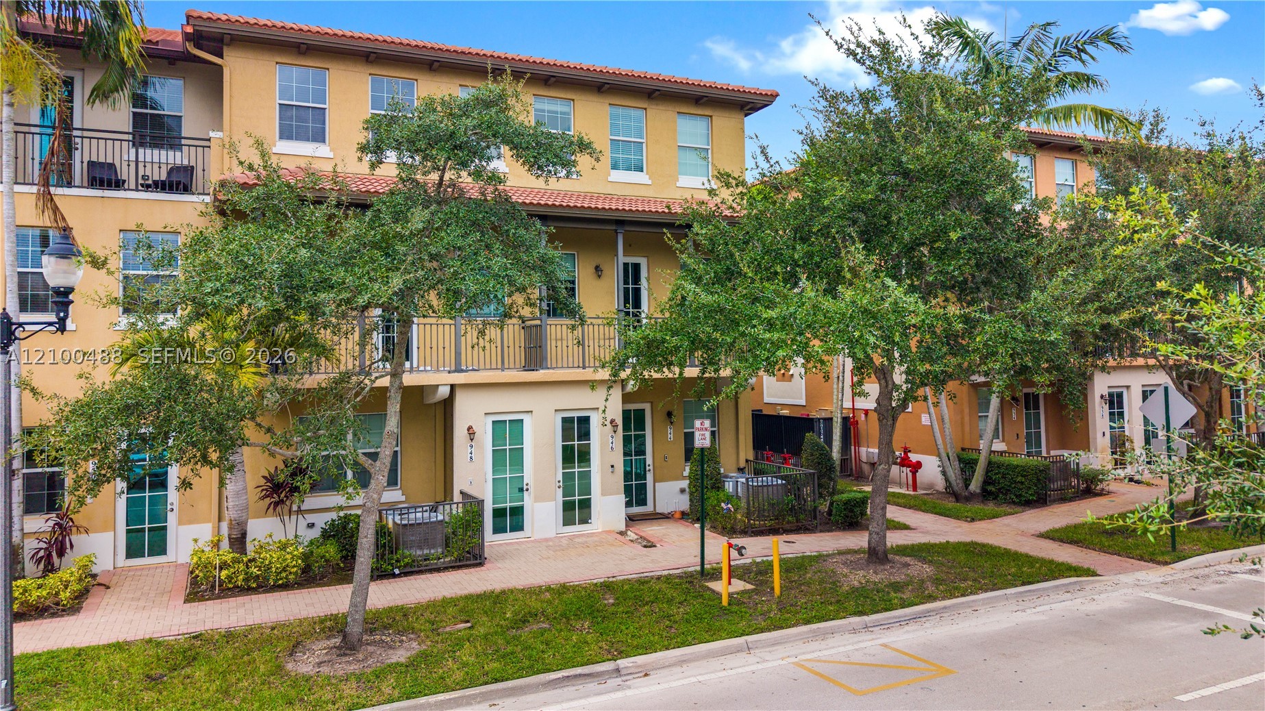 946 SW 147th Ave #2614, Pembroke Pines FL 33027