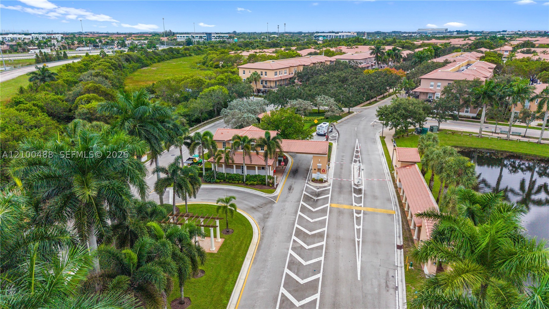 946 SW 147th Ave #2614, Pembroke Pines FL 33027