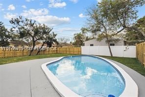 916 SW 7th Ave, Hallandale Beach FL 33009