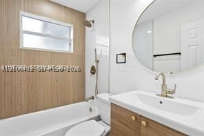 916 SW 7th Ave, Hallandale Beach FL 33009