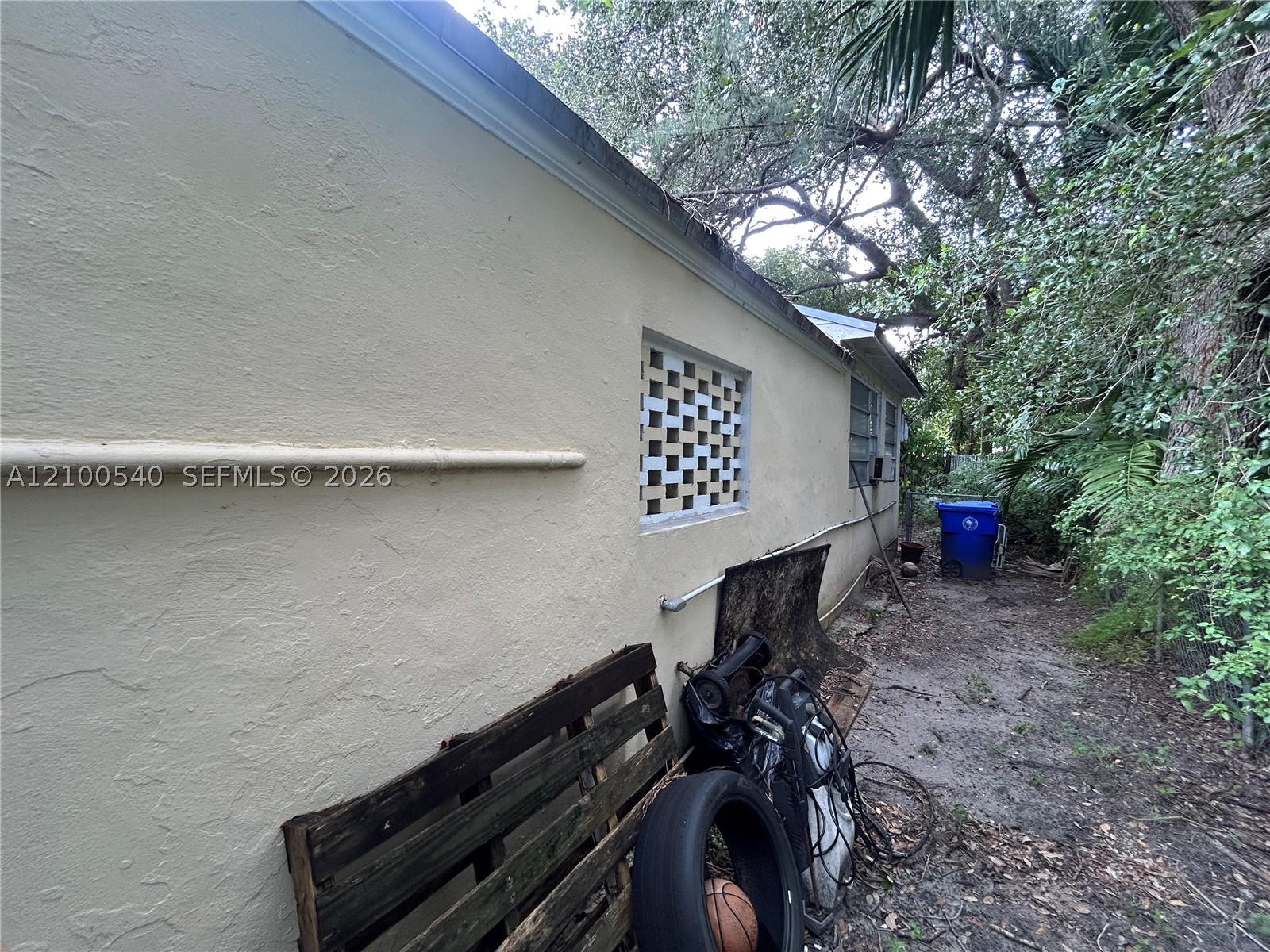 8270 NE 2nd Ct, Miami FL 33138