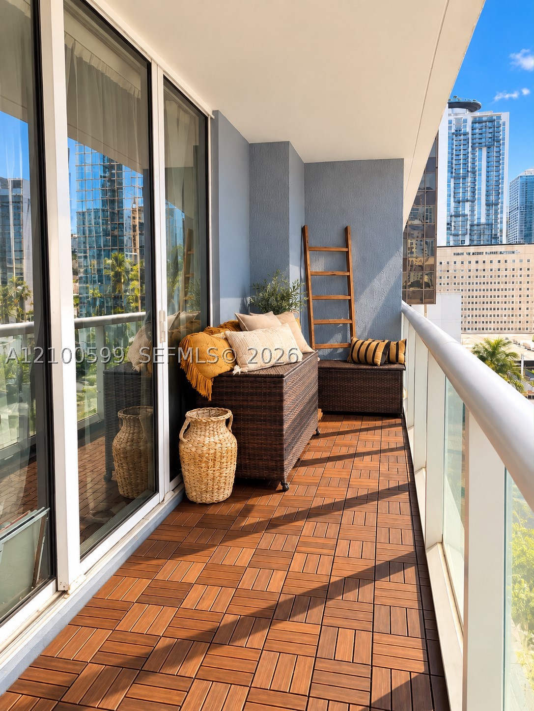 50 Biscayne Blvd #1409, Miami FL 33132