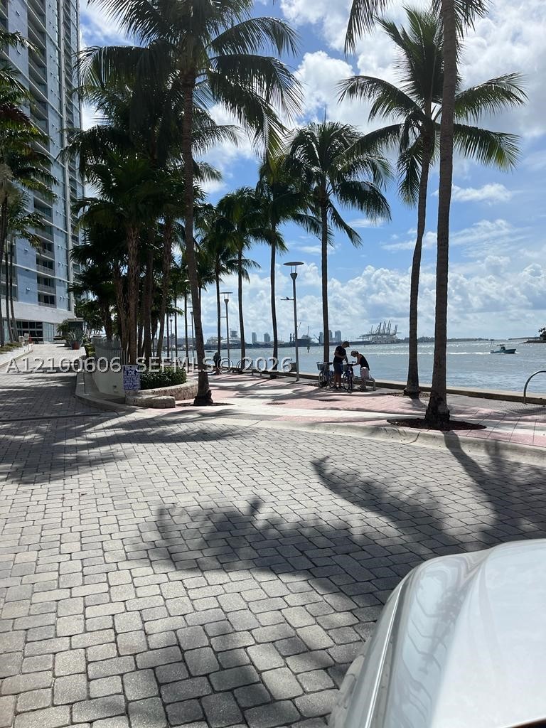 335 S Biscayne Blvd #3500, Miami FL 33131