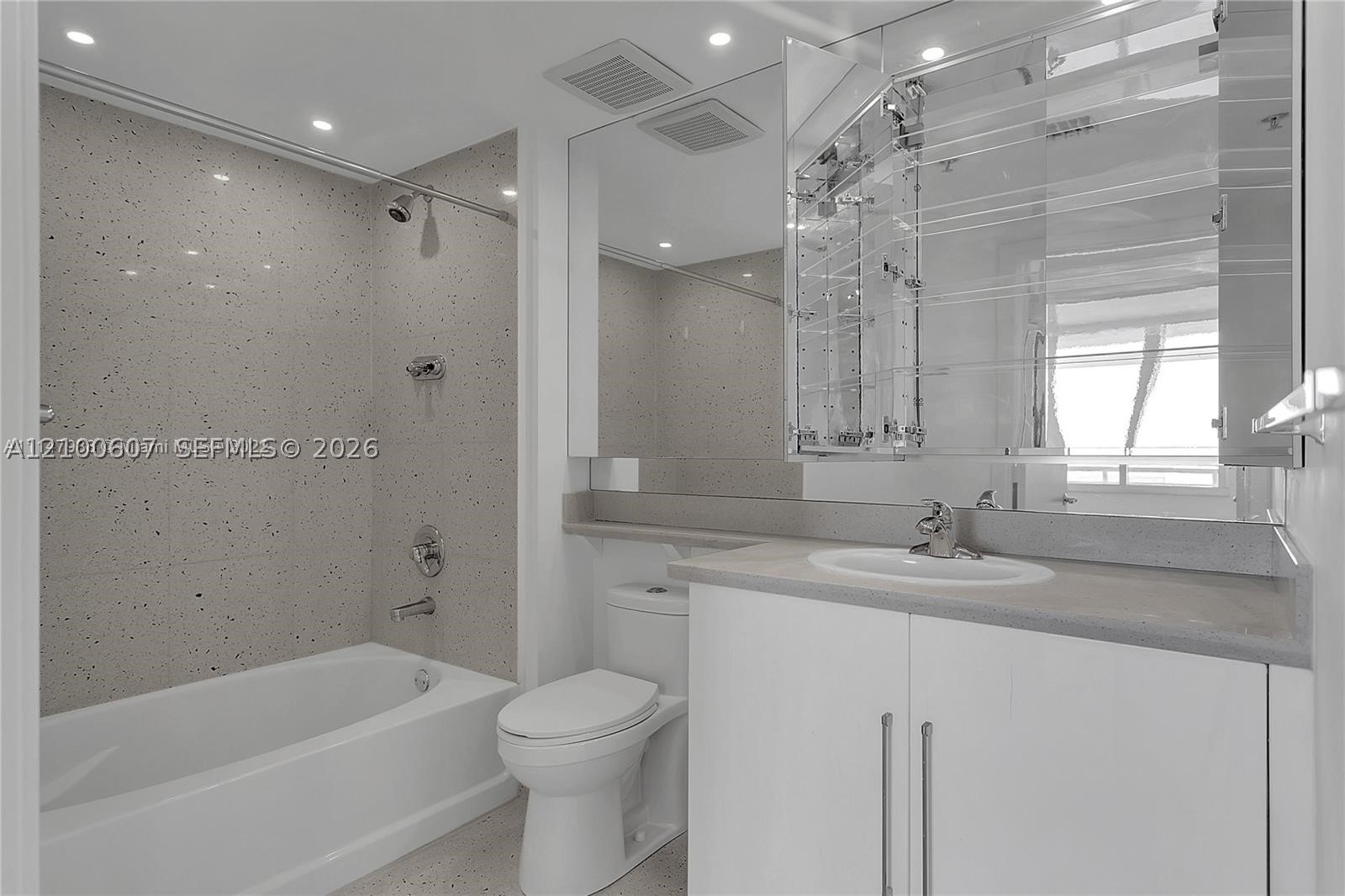325 S Biscayne Blvd #4318, Miami FL 33131