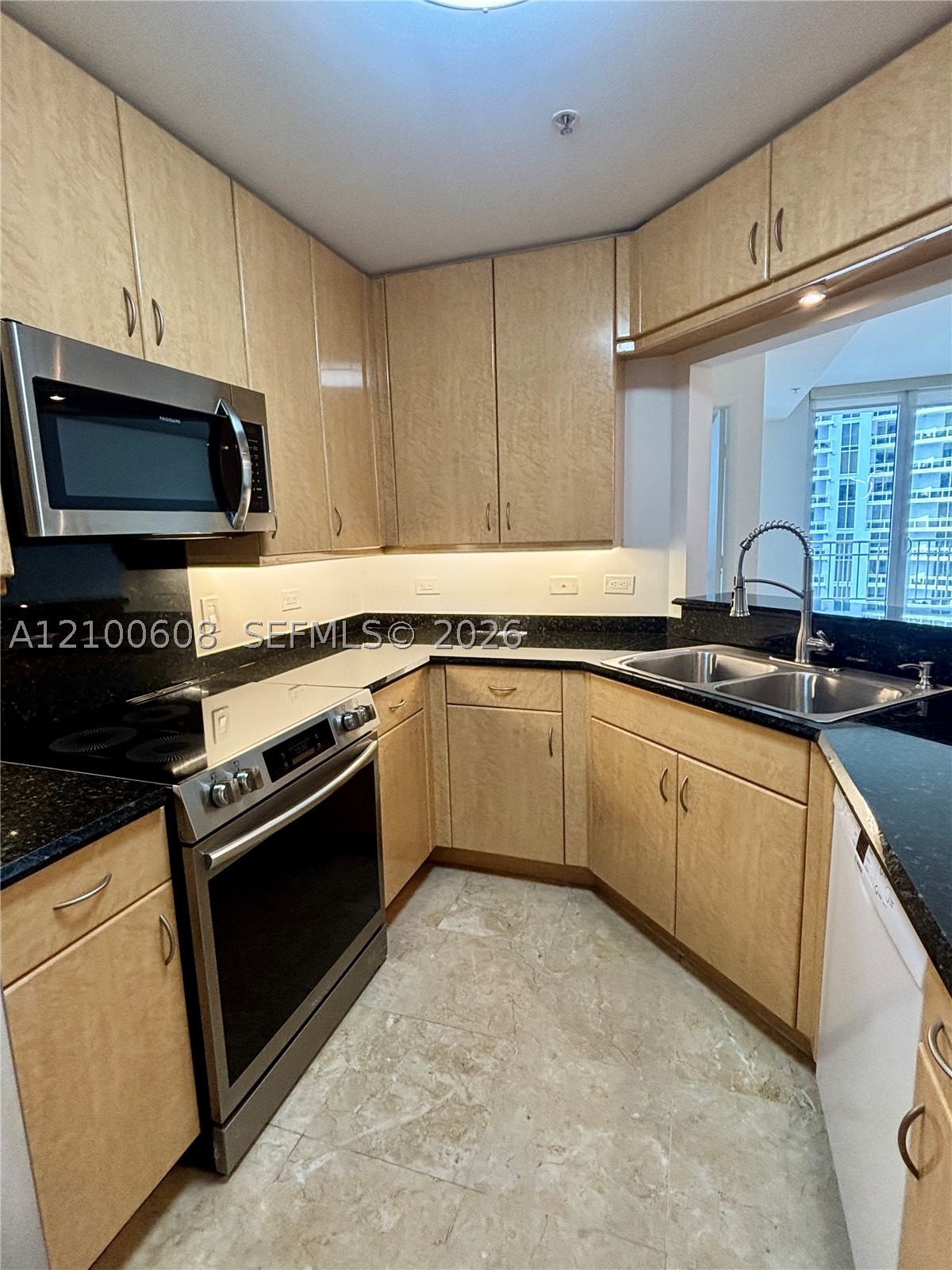 801 Brickell Key Blvd #1808, Miami FL 33131
