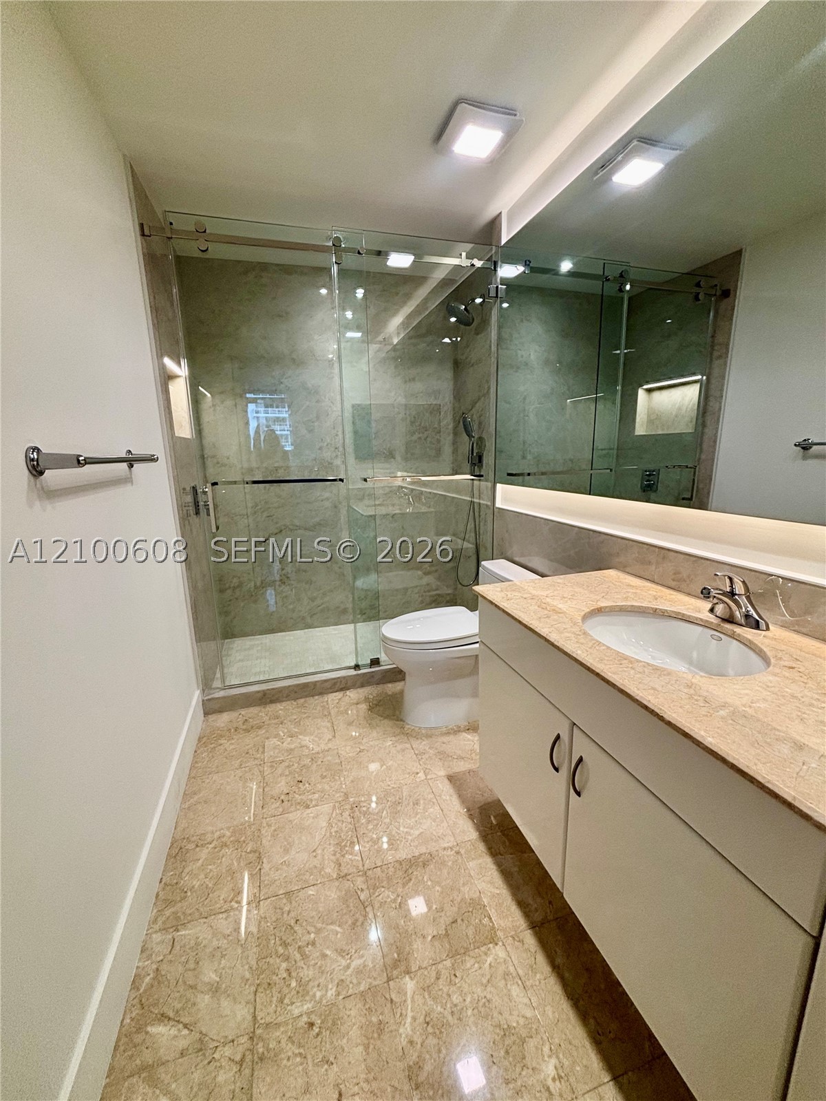 801 Brickell Key Blvd #1808, Miami FL 33131