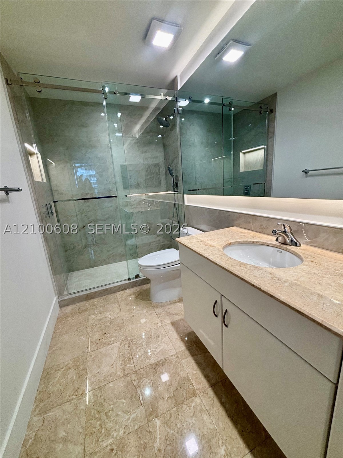 801 Brickell Key Blvd #1808, Miami FL 33131
