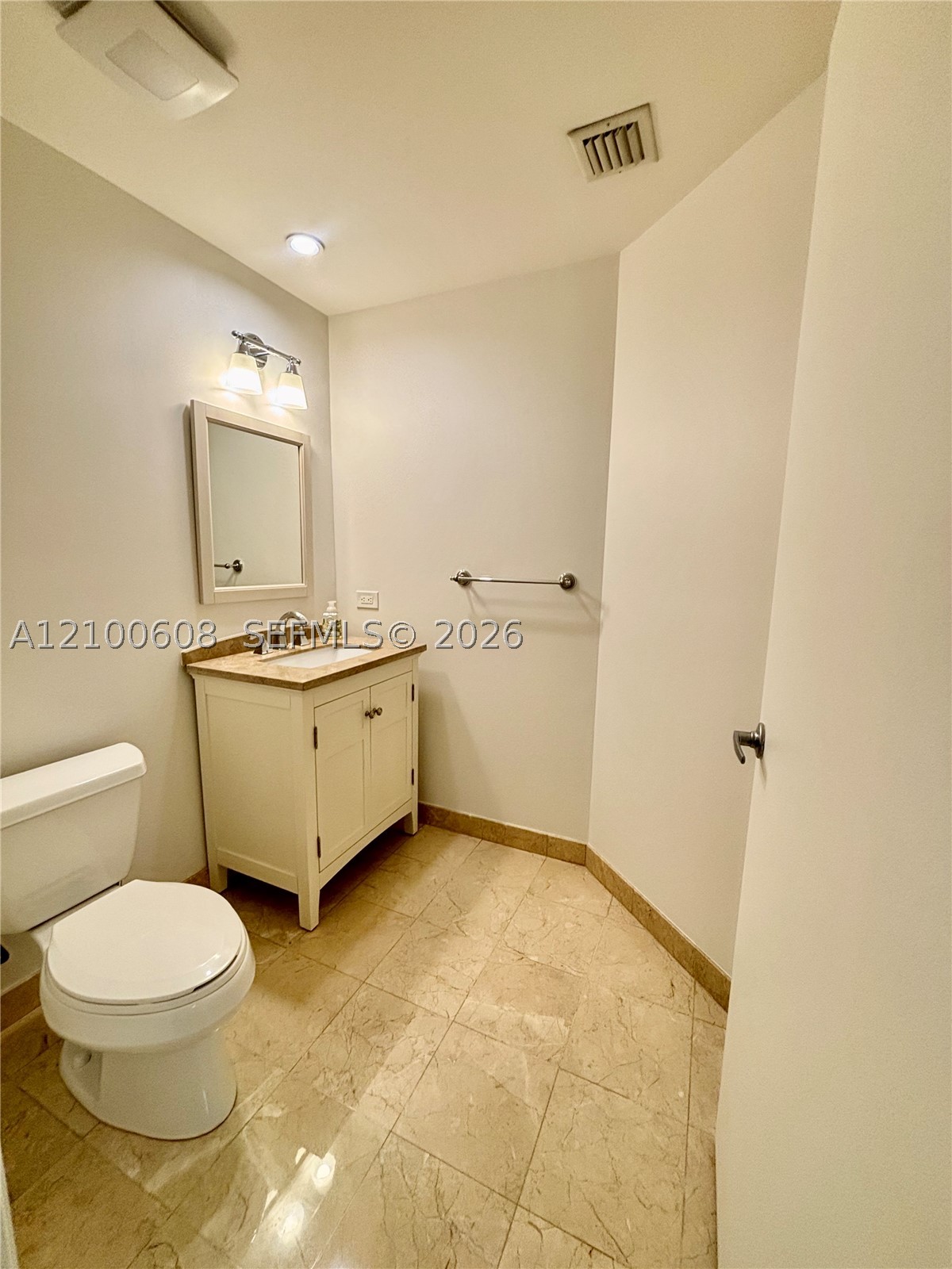 801 Brickell Key Blvd #1808, Miami FL 33131