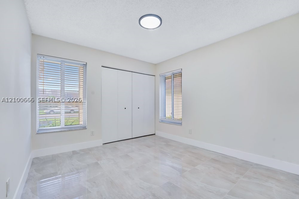 8201 NW 52nd St, Lauderhill FL 33351