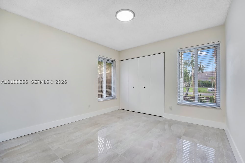 8201 NW 52nd St, Lauderhill FL 33351