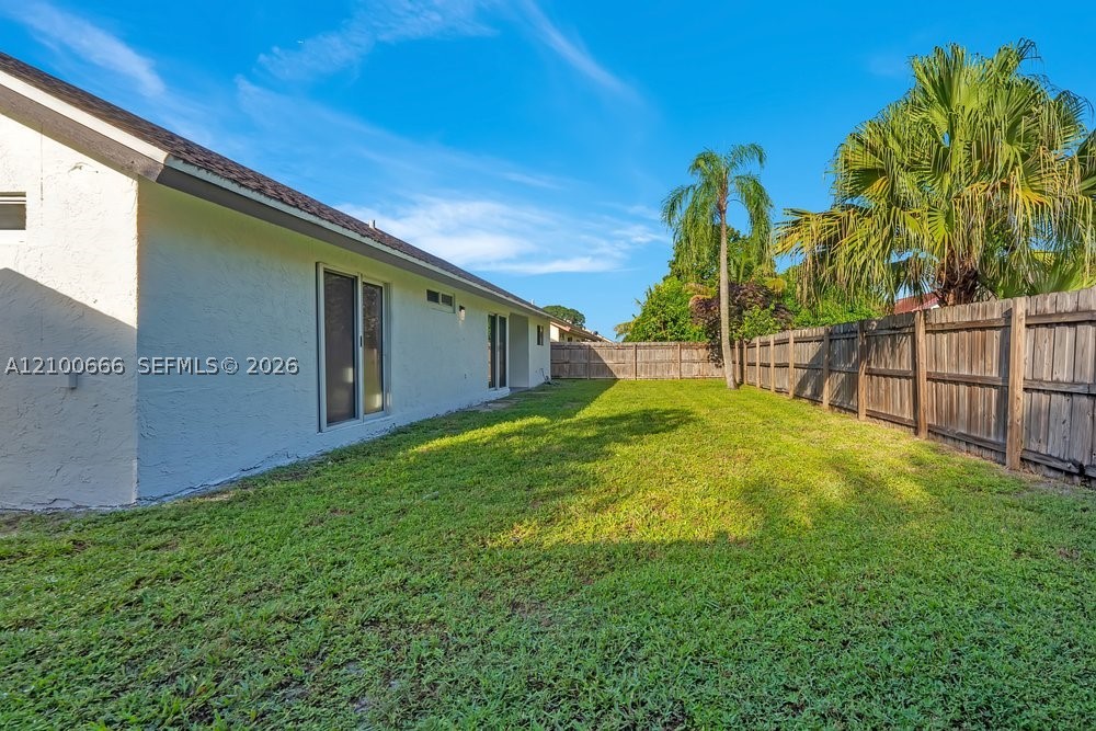 8201 NW 52nd St, Lauderhill FL 33351