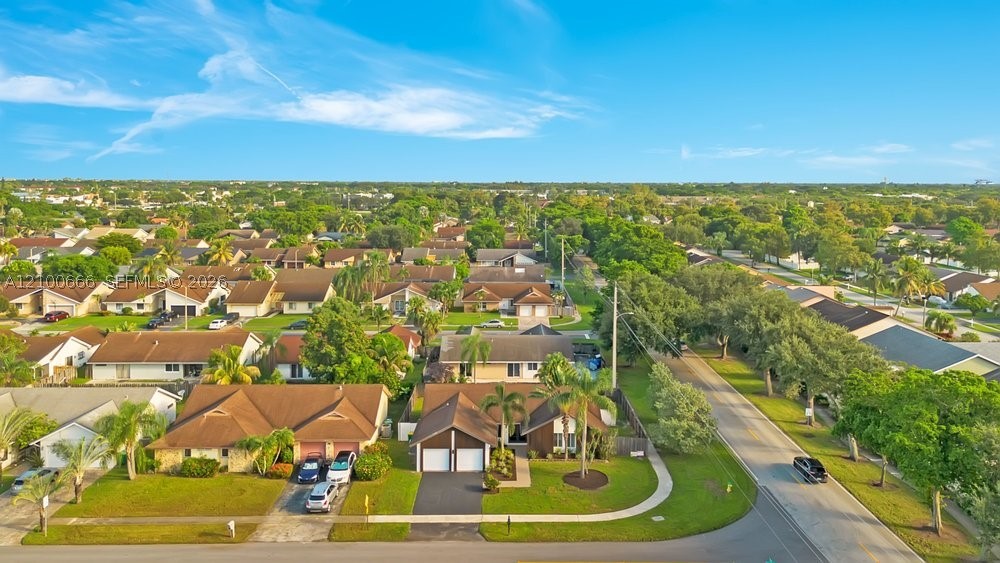 8201 NW 52nd St, Lauderhill FL 33351