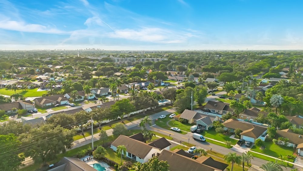 8201 NW 52nd St, Lauderhill FL 33351