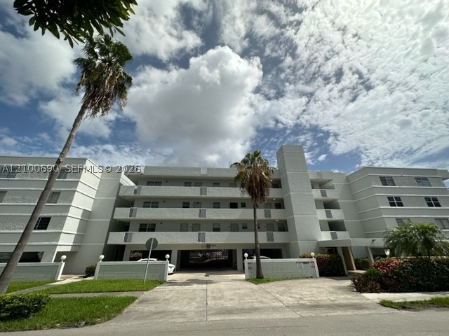 3527 NE 168th St #202, North Miami Beach FL 33160