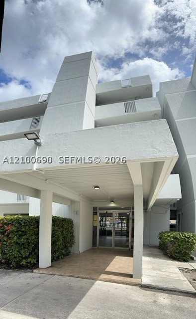 3527 NE 168th St #202, North Miami Beach FL 33160