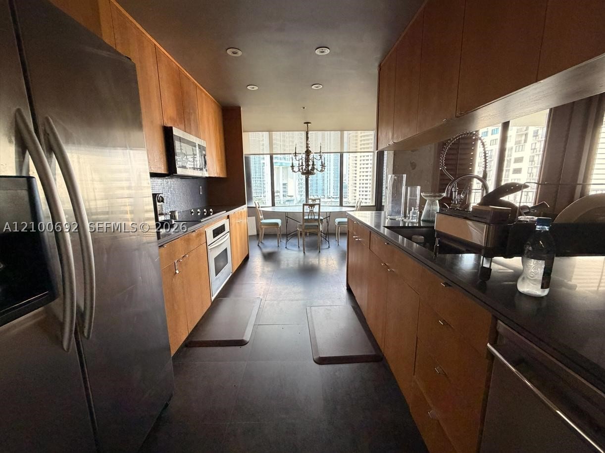 520 Brickell Key Dr #A1216, Miami FL 33131