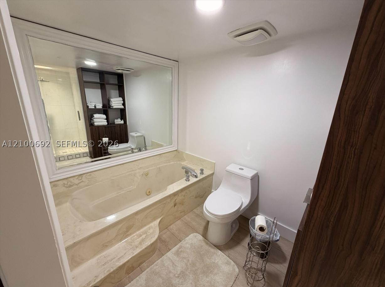 520 Brickell Key Dr #A1216, Miami FL 33131
