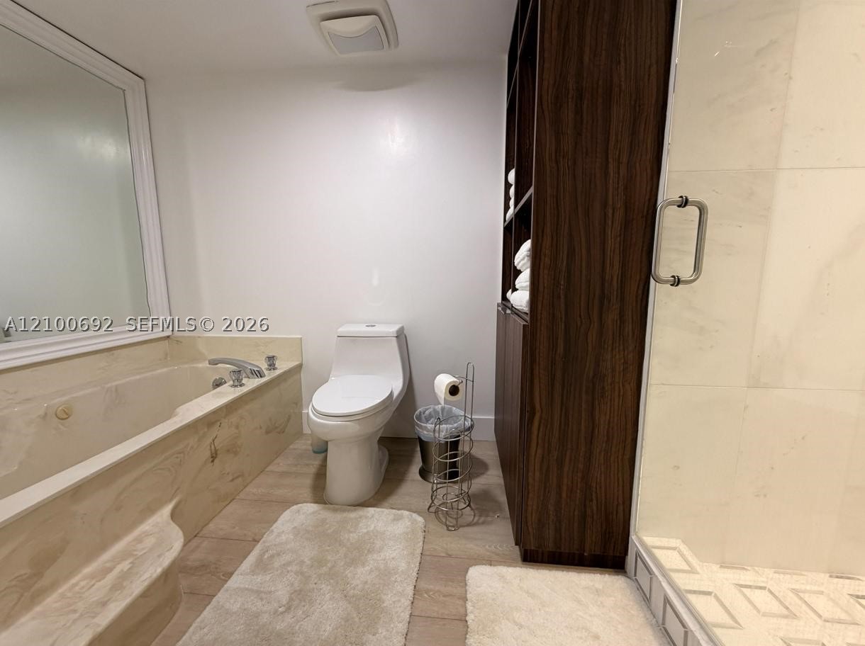 520 Brickell Key Dr #A1216, Miami FL 33131