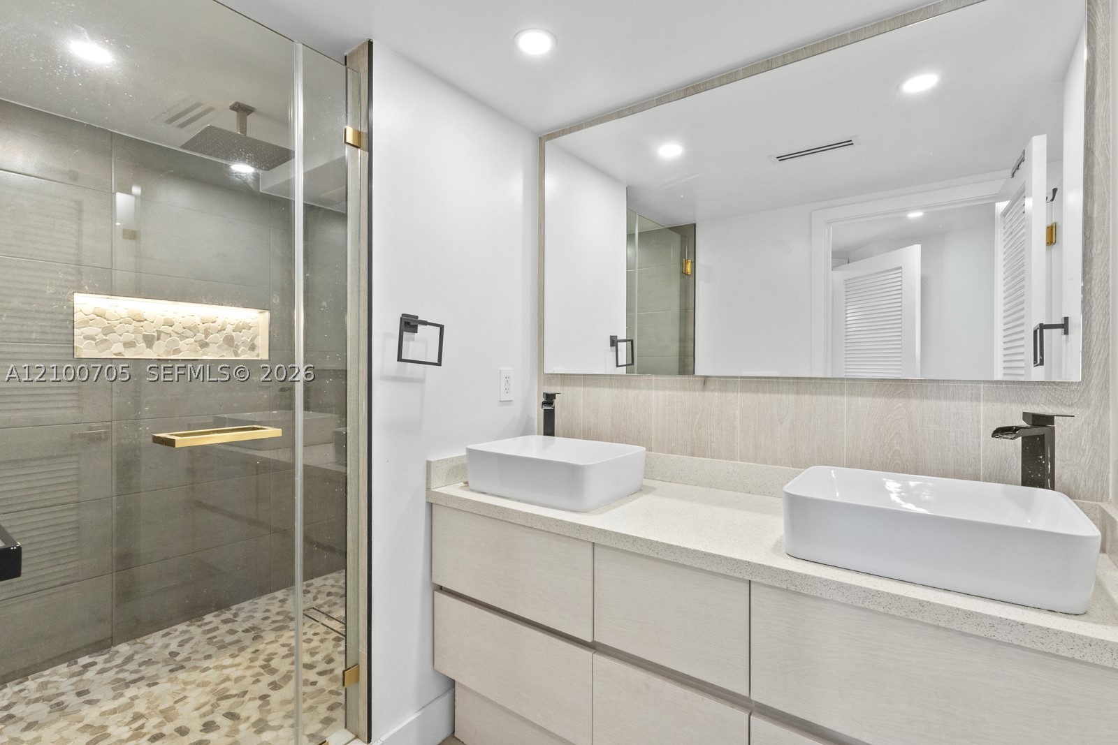 2333 Brickell Ave #1616, Miami FL 33129