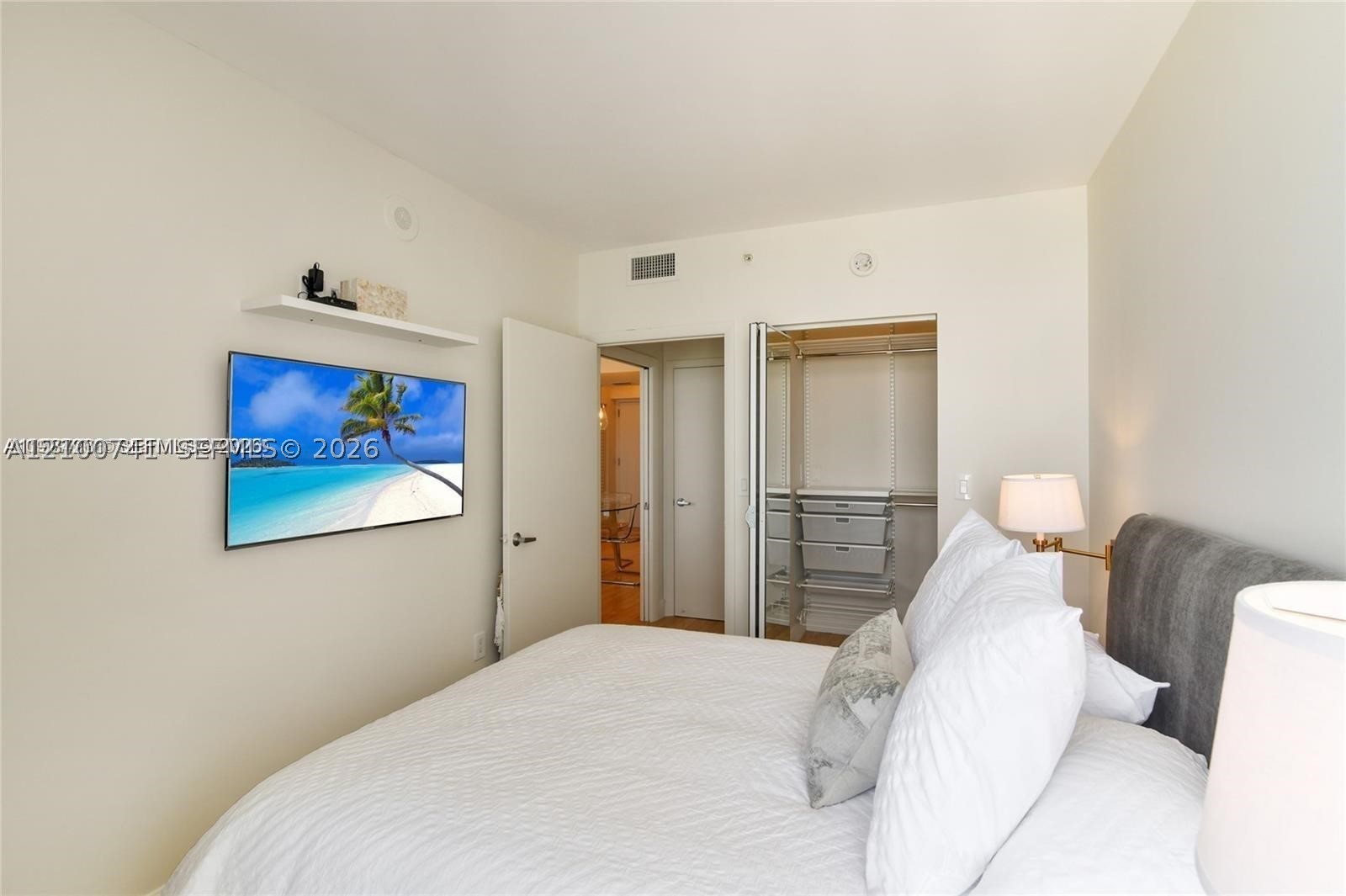 6365 Collins Ave #2810, Miami Beach FL 33141