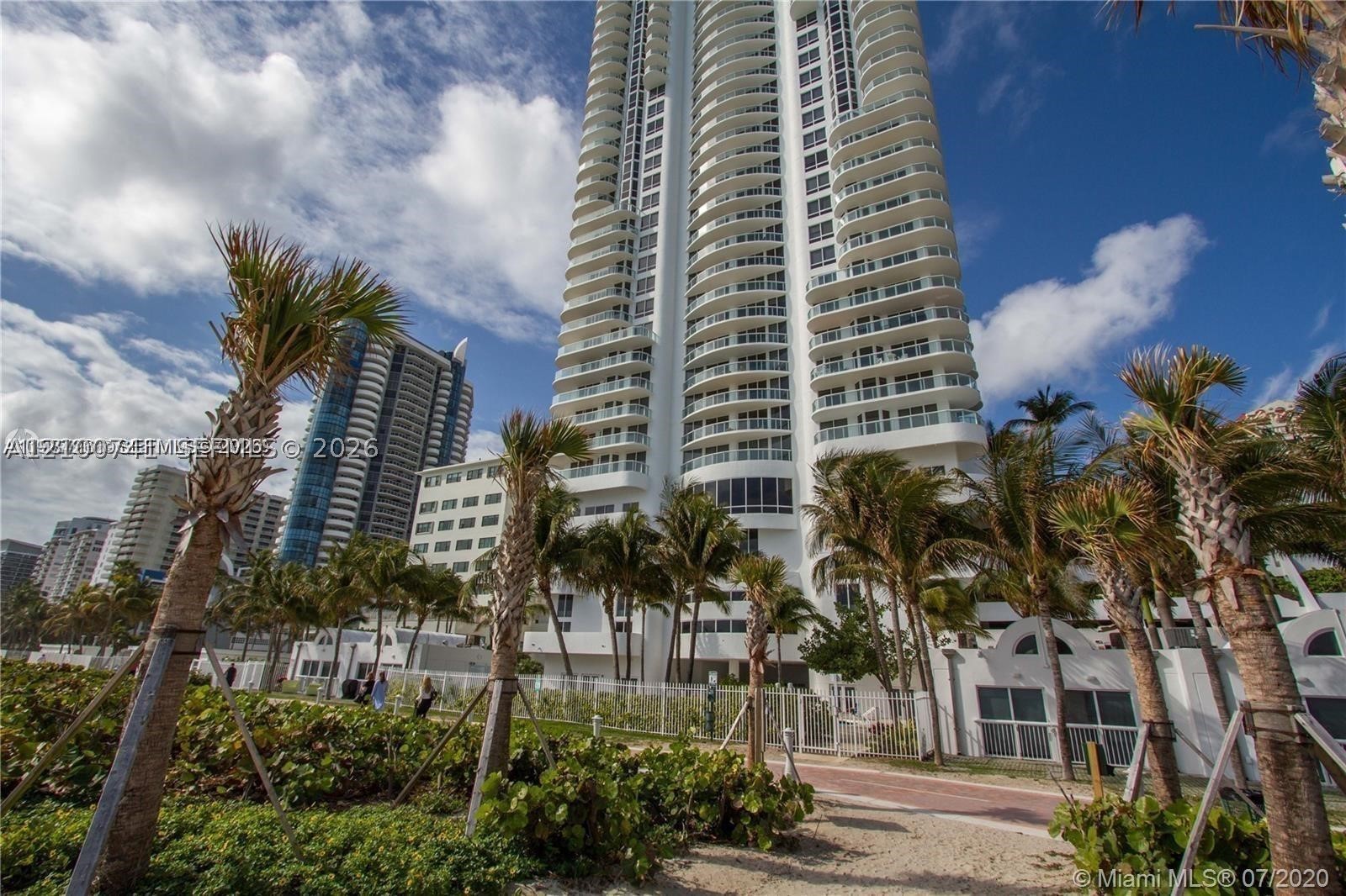 6365 Collins Ave #2810, Miami Beach FL 33141