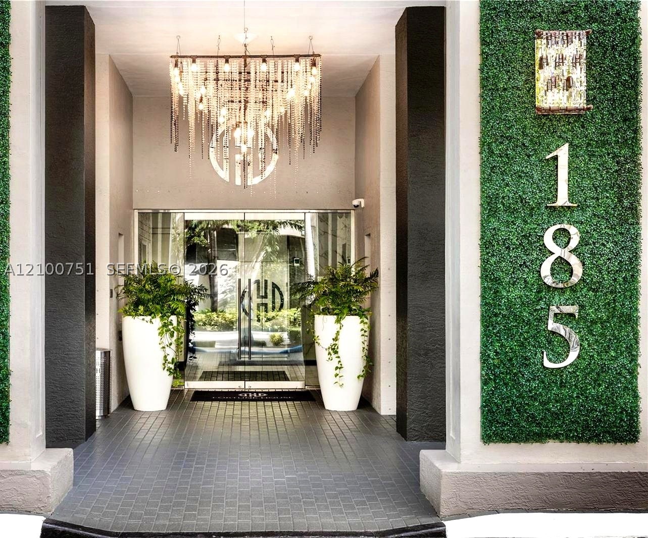 185 SE 14th Ter #912, Miami FL 33131