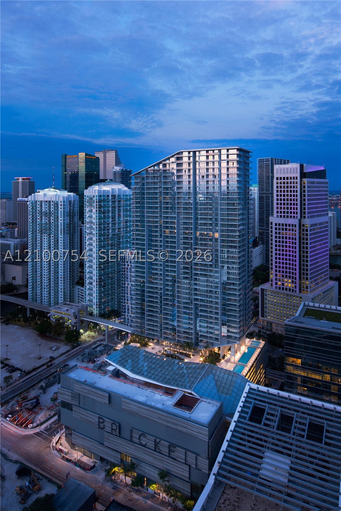 68 SE 6th St #1106, Miami FL 33131