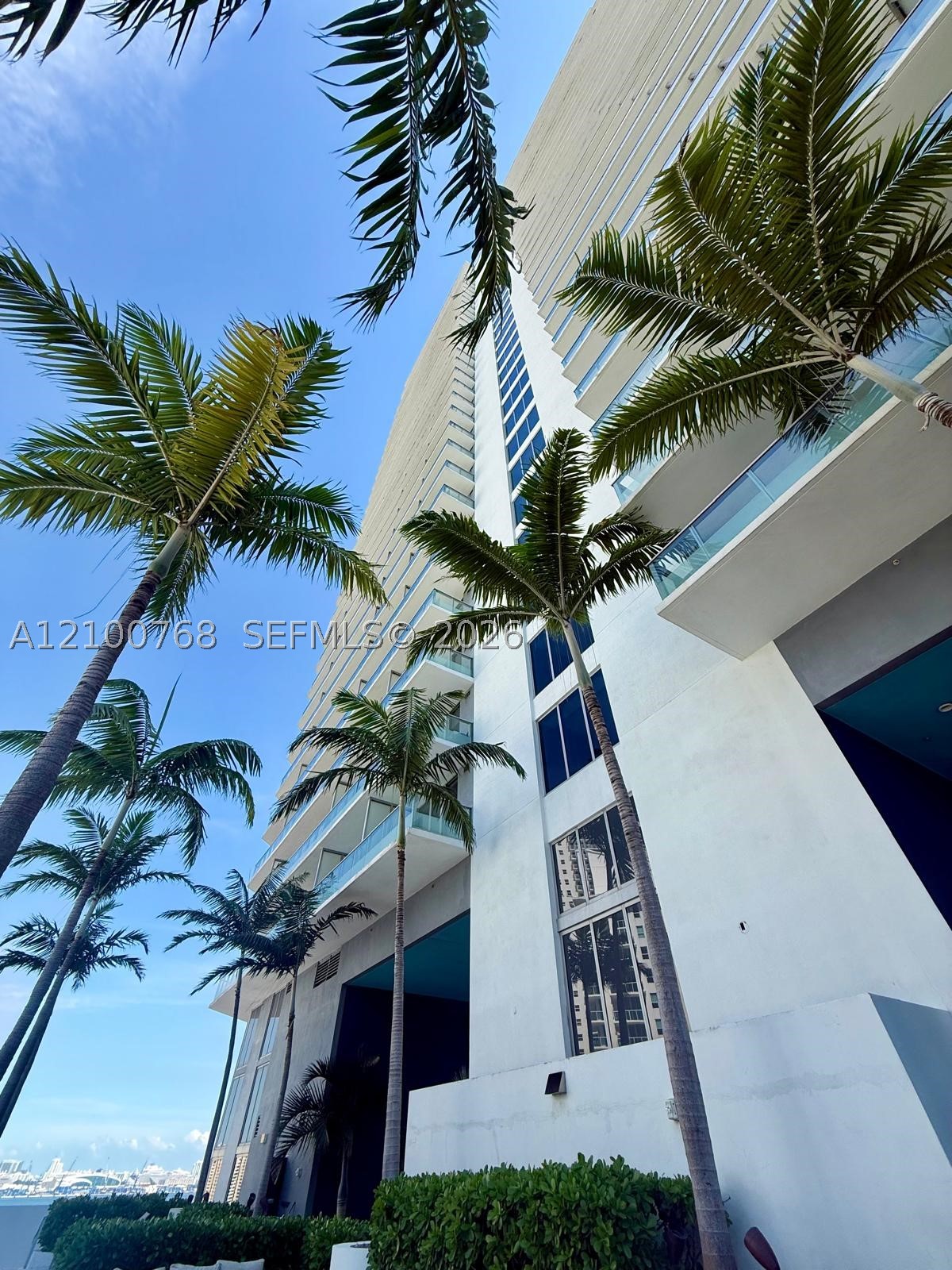 1300 Brickell Bay Dr #1600, Miami FL 33131