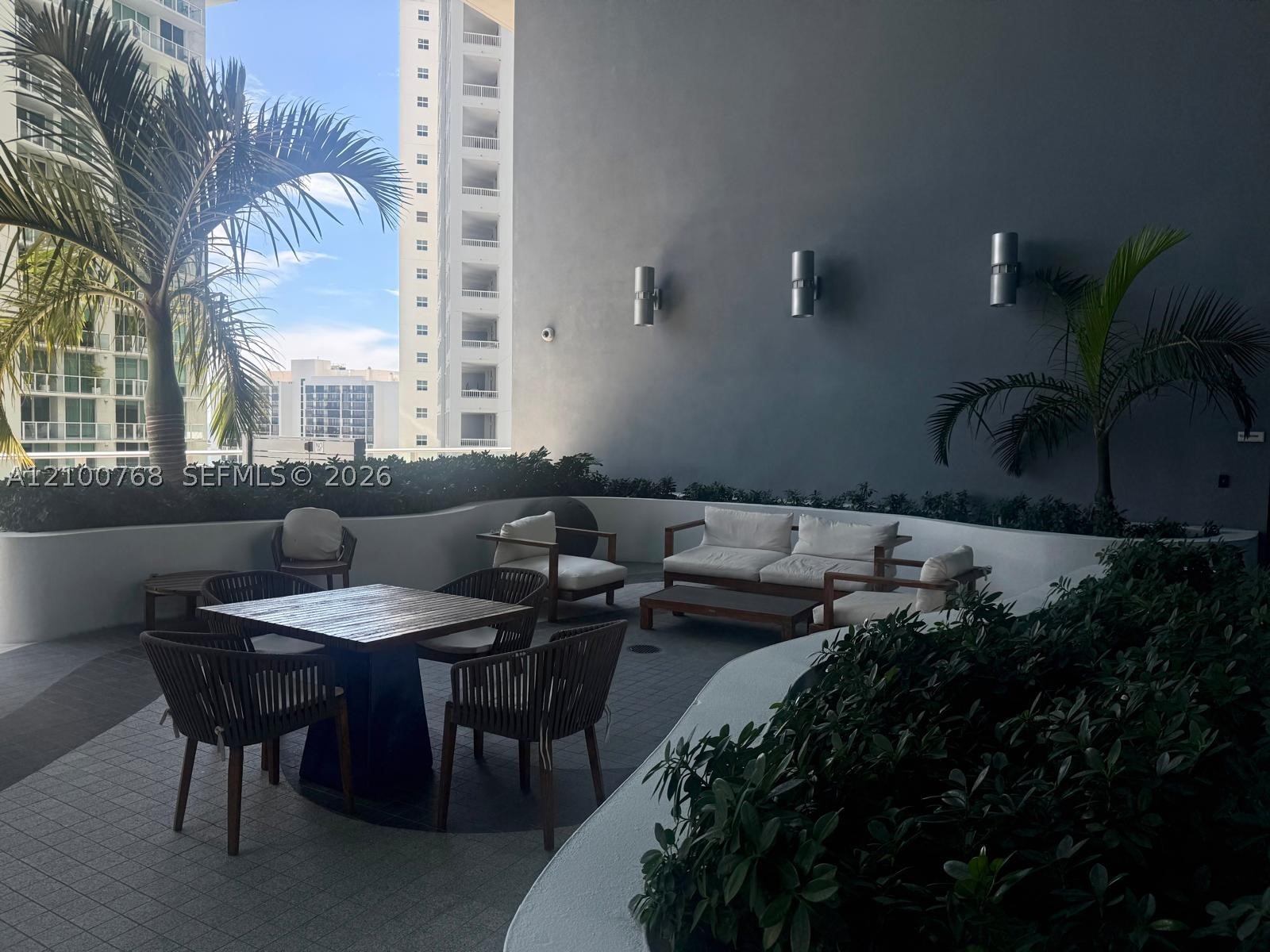 1300 Brickell Bay Dr #1600, Miami FL 33131