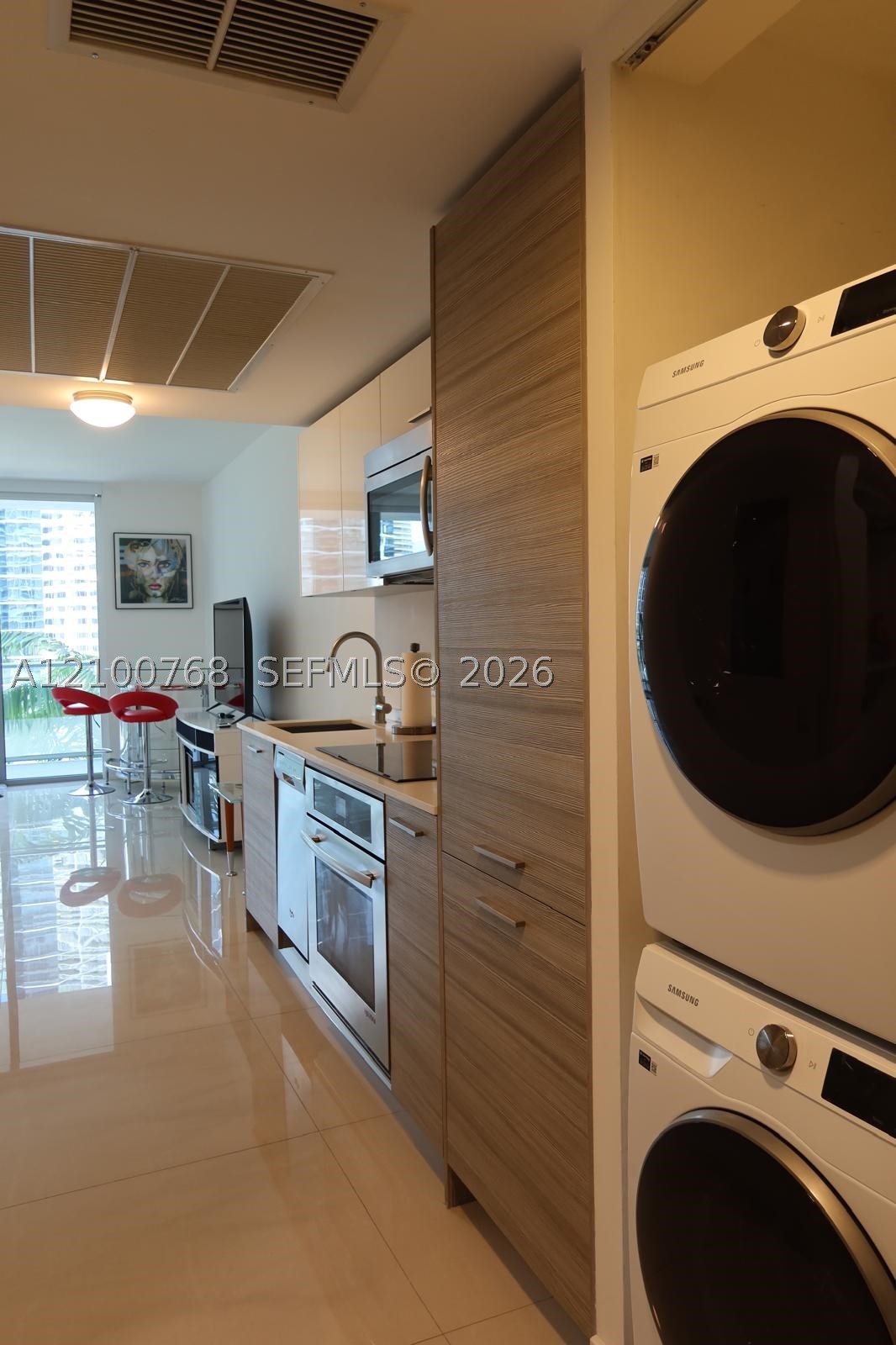 1300 Brickell Bay Dr #1600, Miami FL 33131