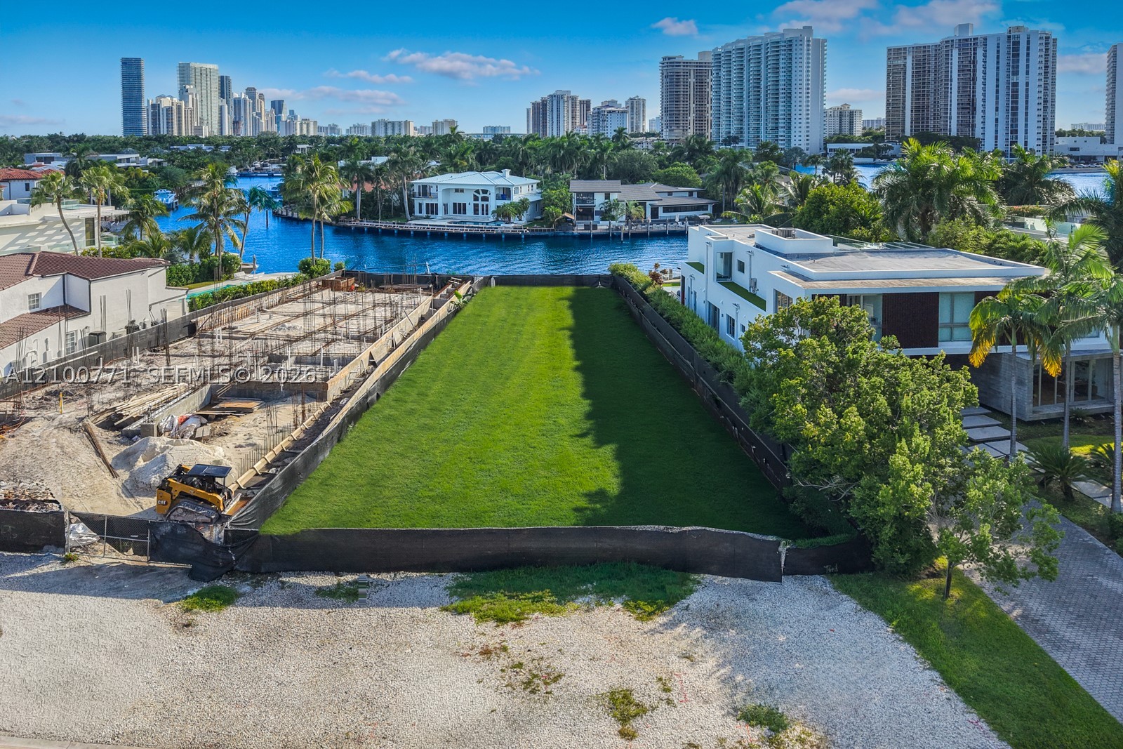476 N Parkway Pkwy, Golden Beach FL 33160