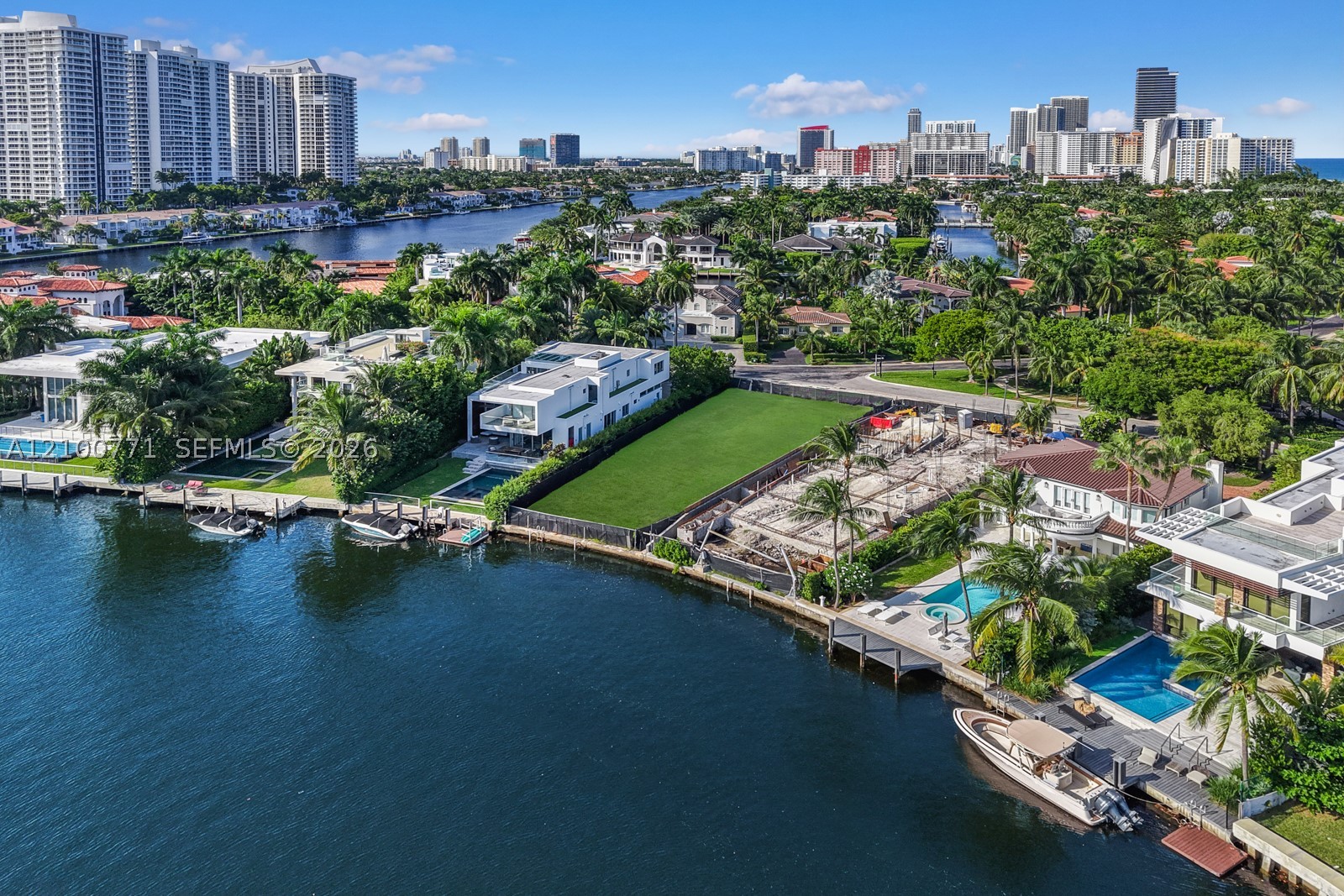 476 N Parkway Pkwy, Golden Beach FL 33160