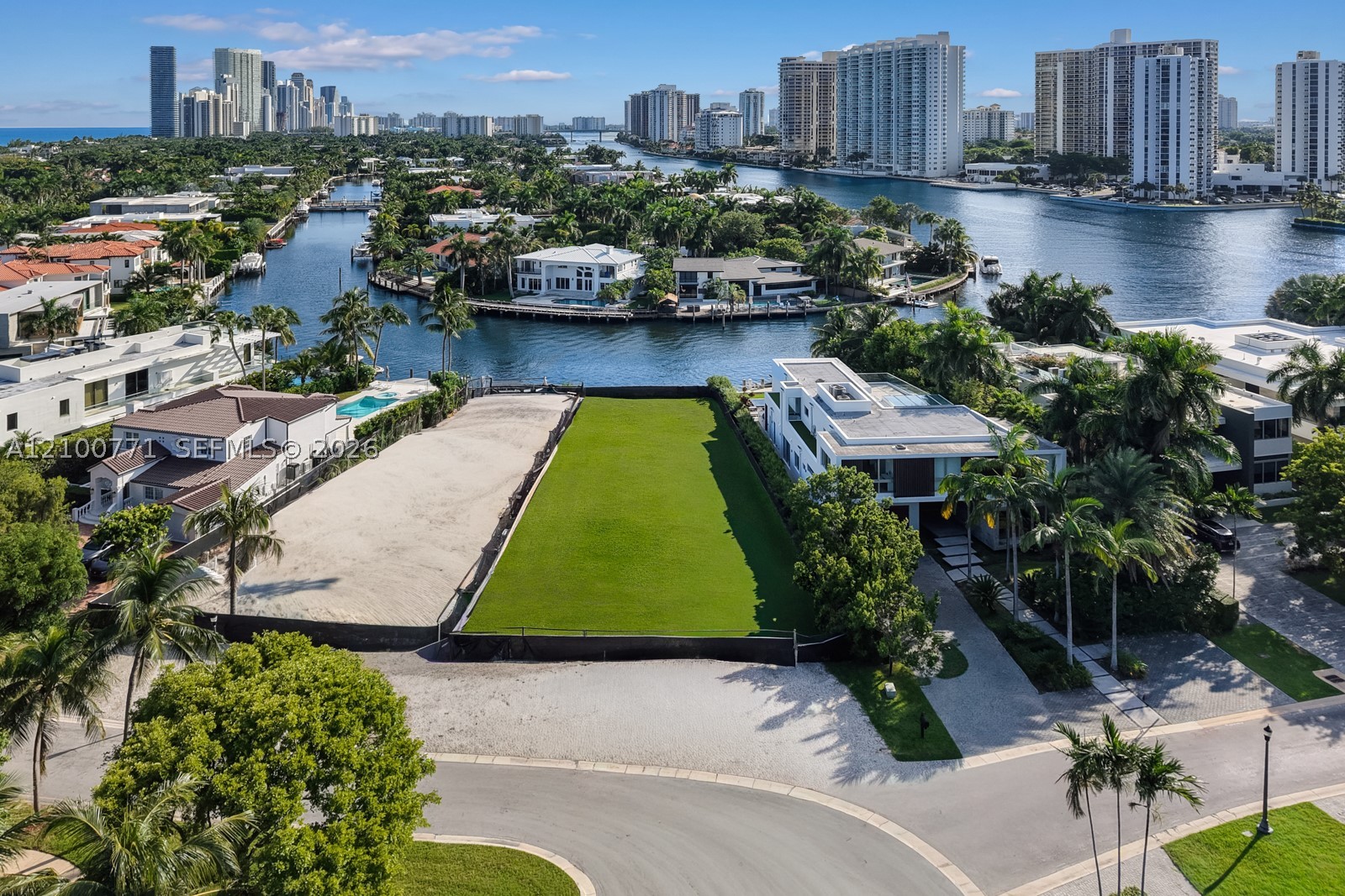 476 N Parkway Pkwy, Golden Beach FL 33160