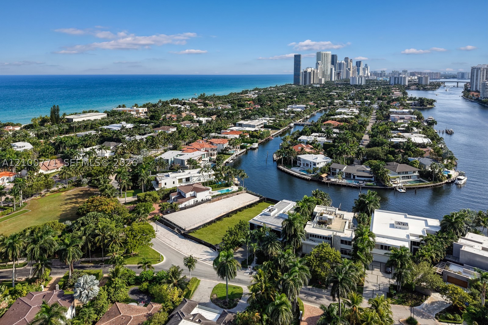 476 N Parkway Pkwy, Golden Beach FL 33160