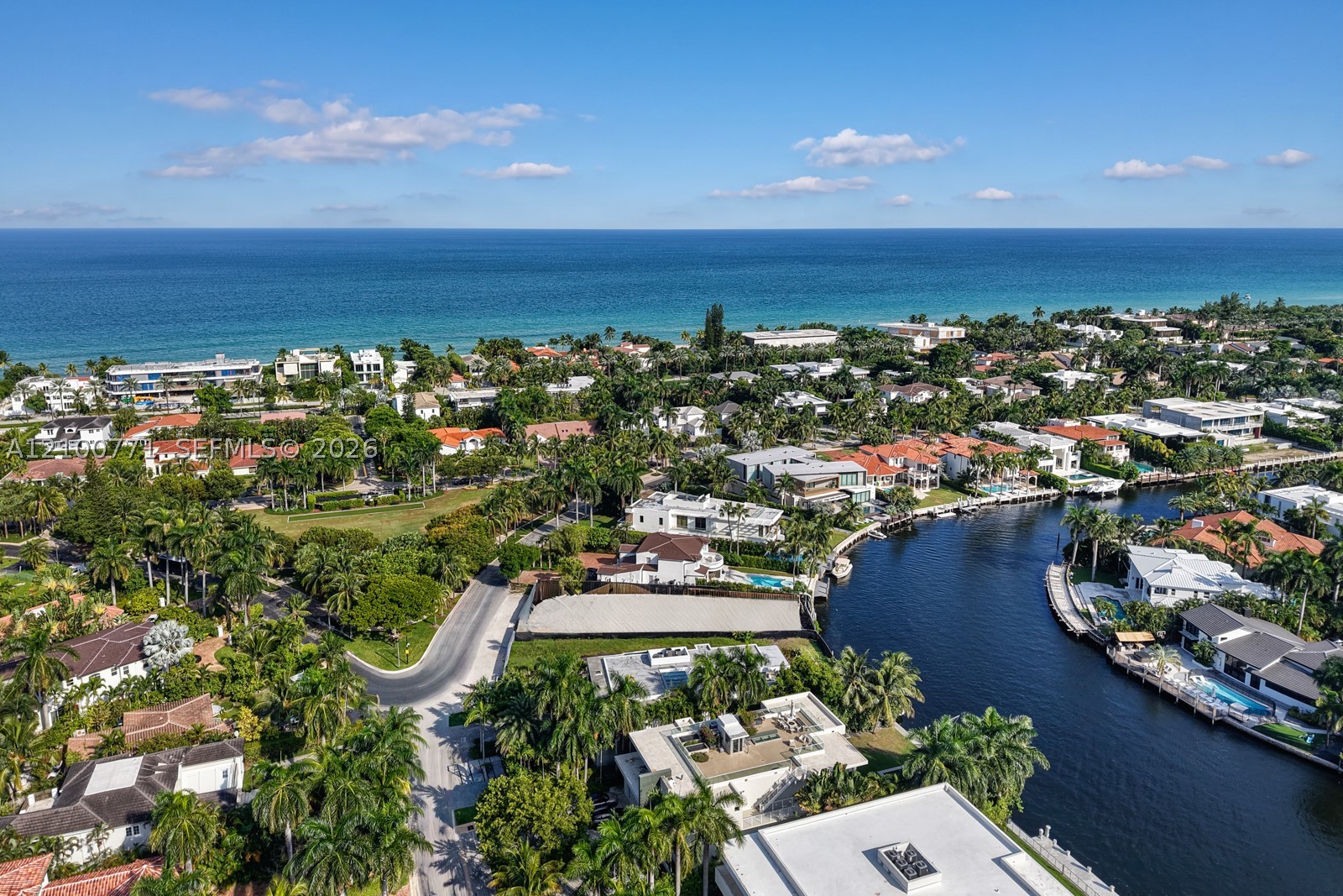 476 N Parkway Pkwy, Golden Beach FL 33160