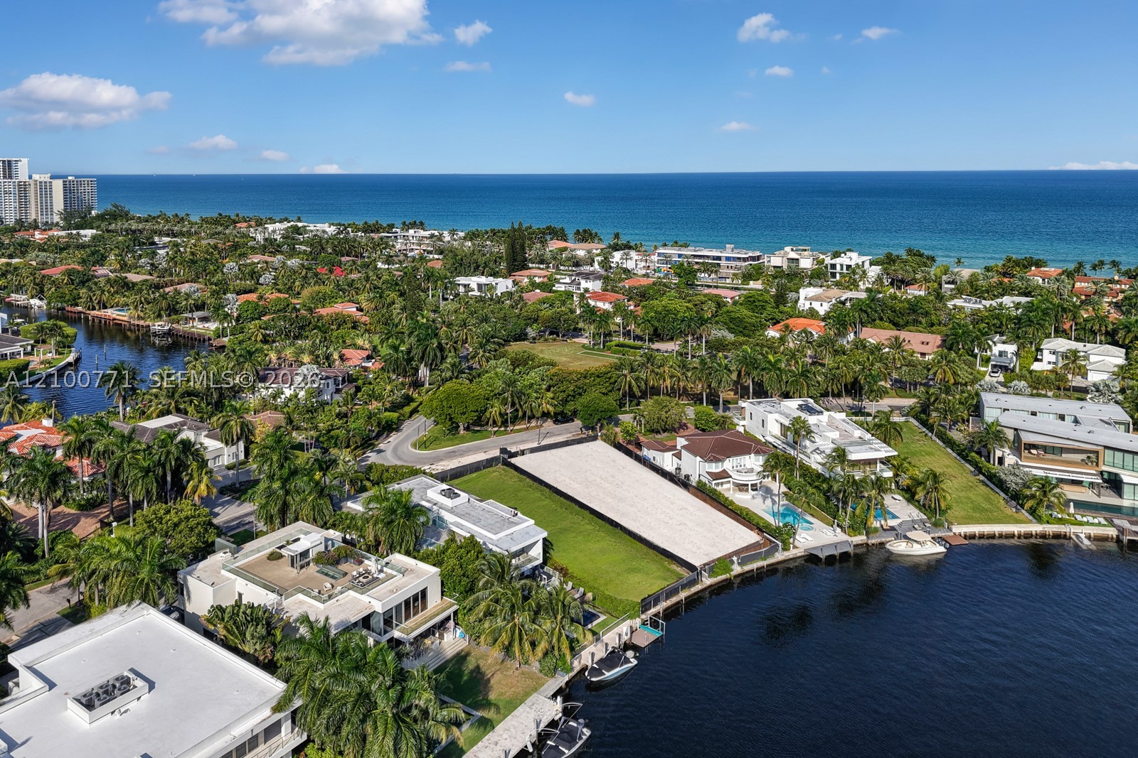 476 N Parkway Pkwy, Golden Beach FL 33160
